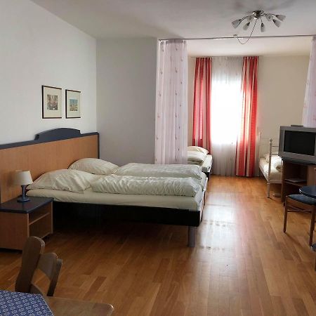 Hotel Gaeubodenhof Штраубинг Экстерьер фото
